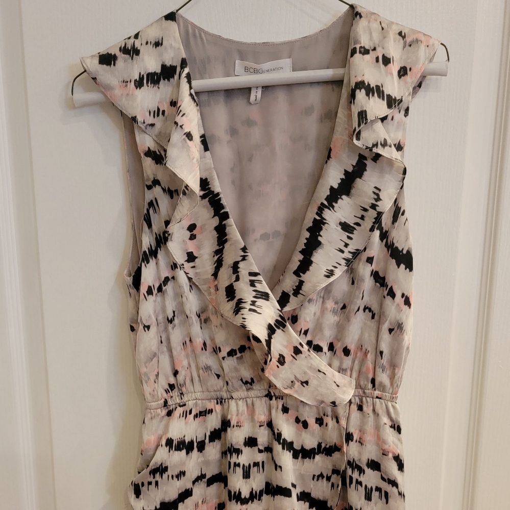 BCBG RUFFLE DRESS Size small